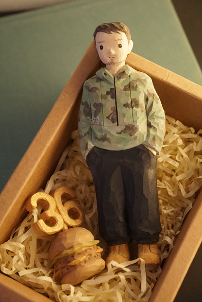 Commissioned figure wood carving (production period approximately 20 days)