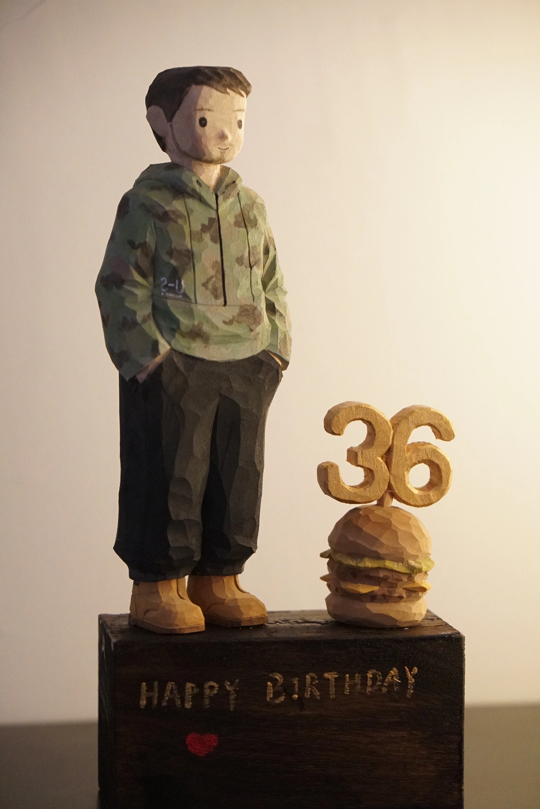 Commissioned figure wood carving (production period approximately 20 days)