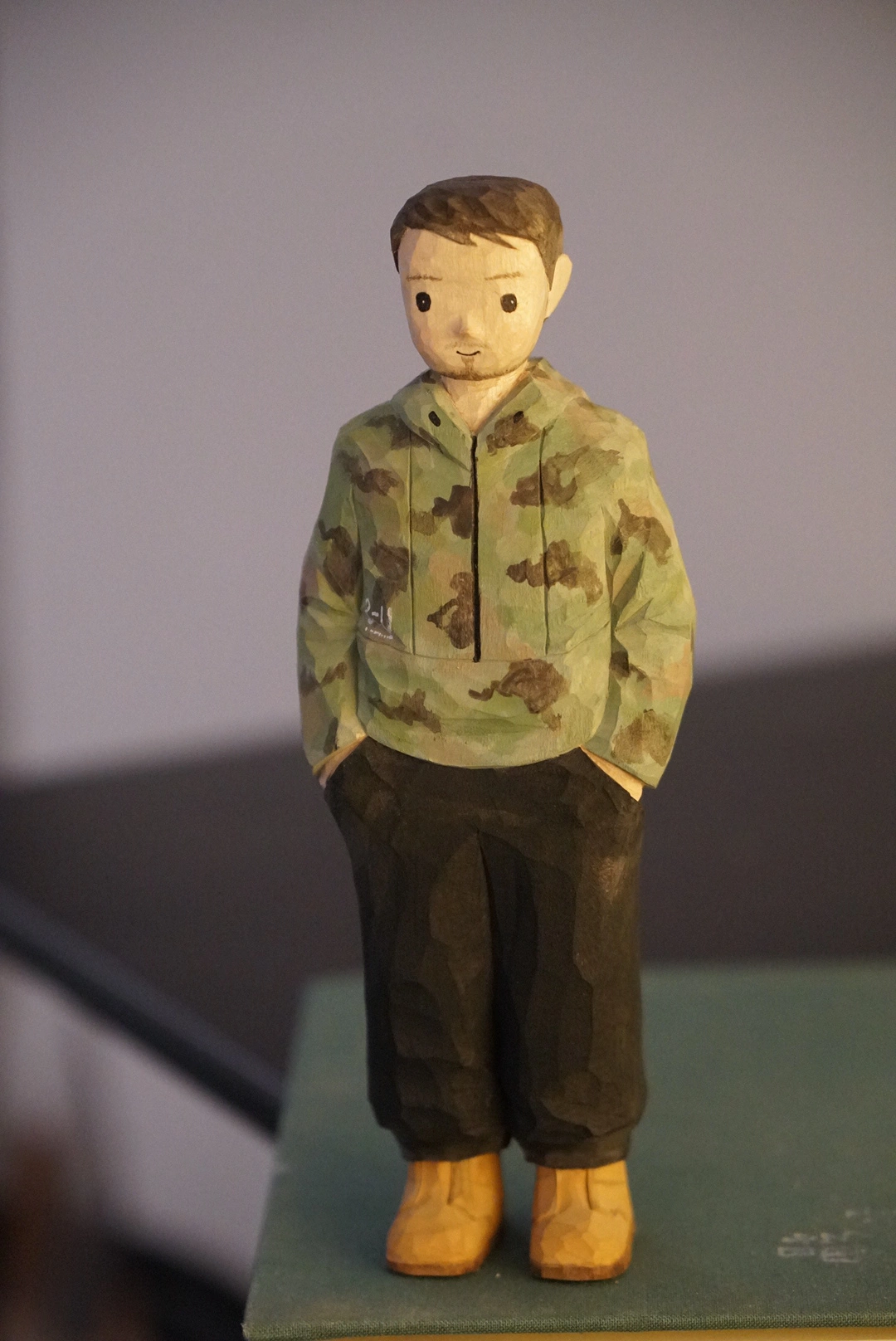 Commissioned figure wood carving (production period approximately 20 days)